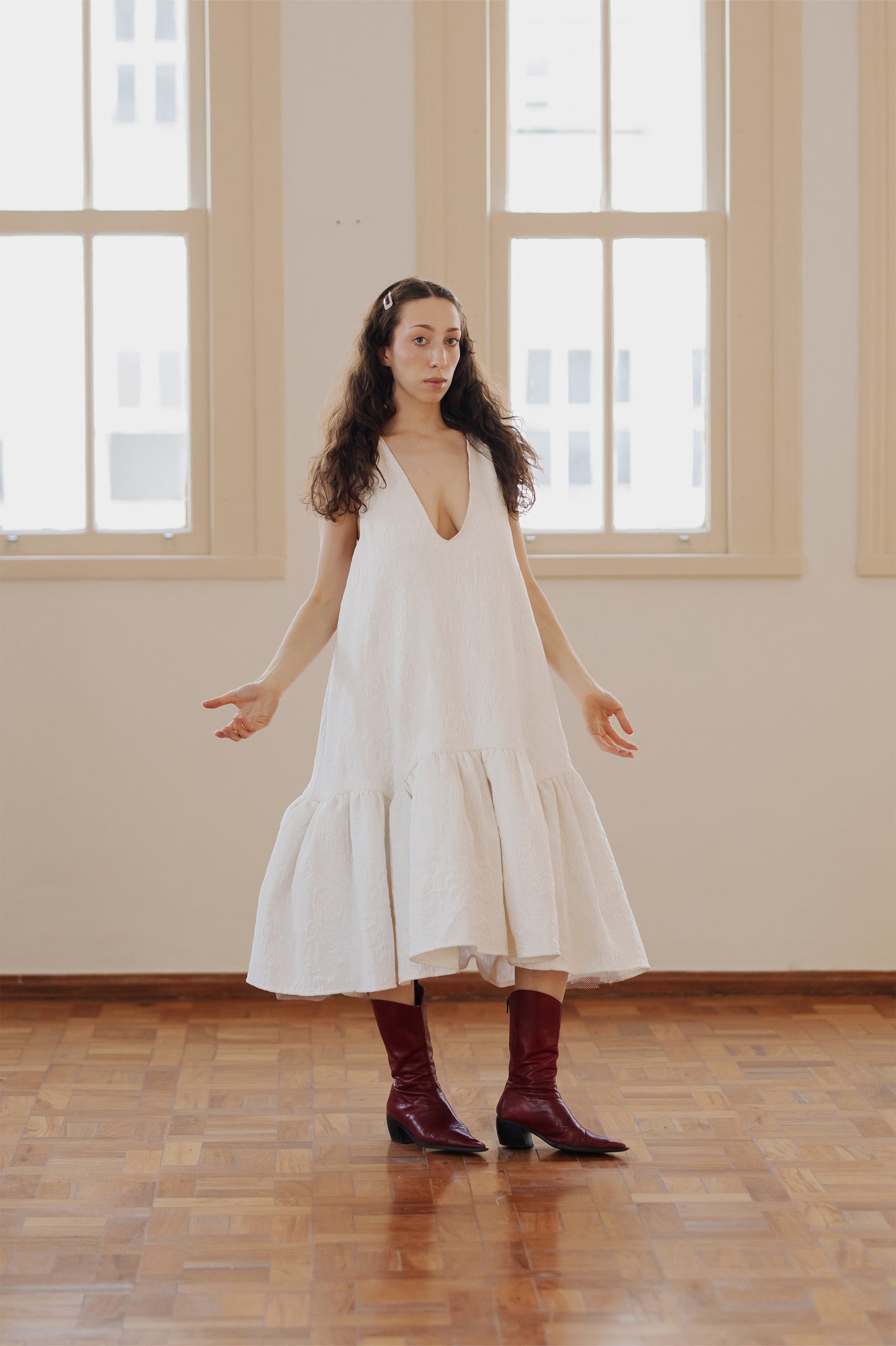 Vestido branco com laços preto