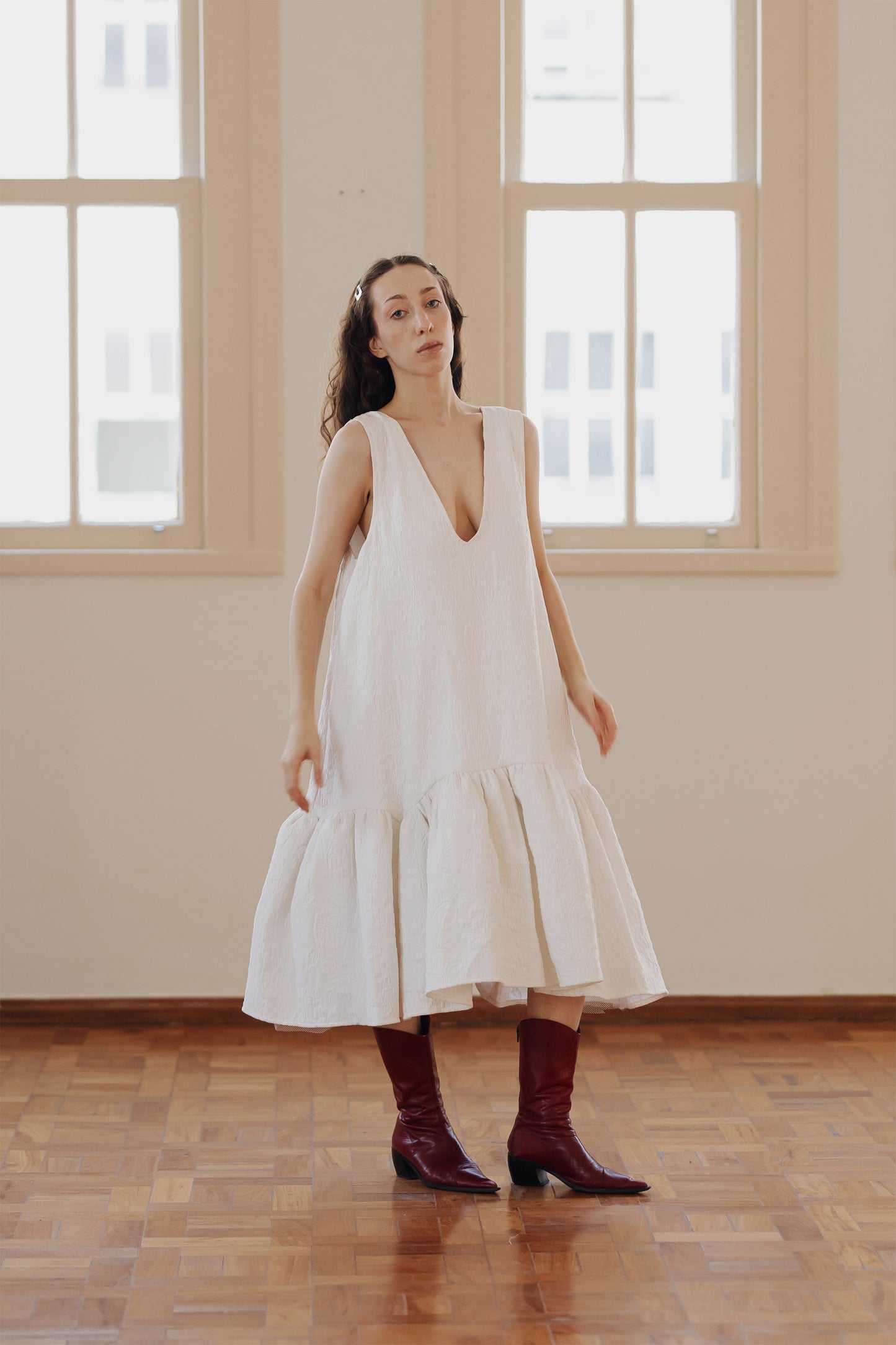 Vestido branco com laços preto