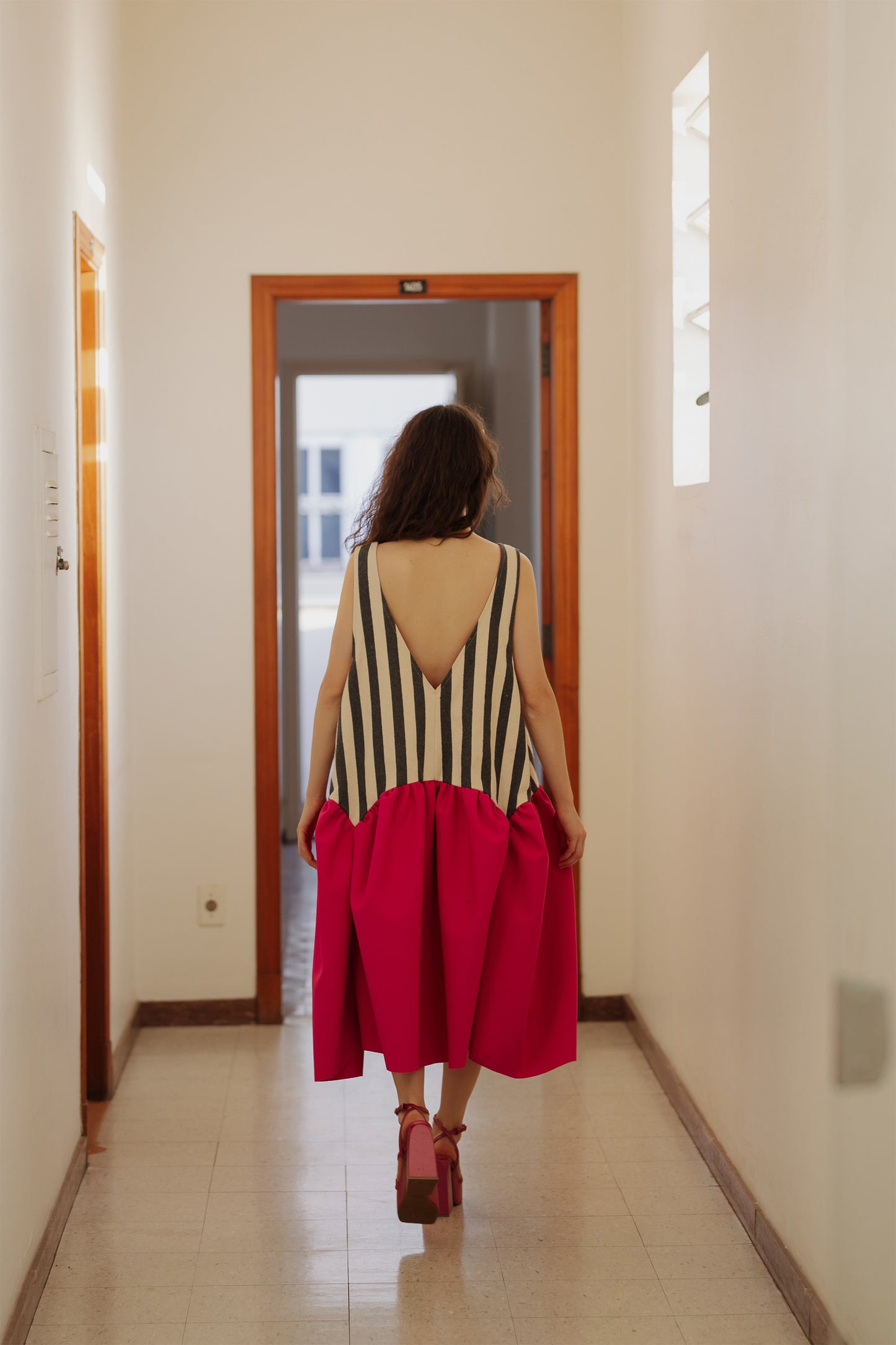 Vestido listrado saia rosa