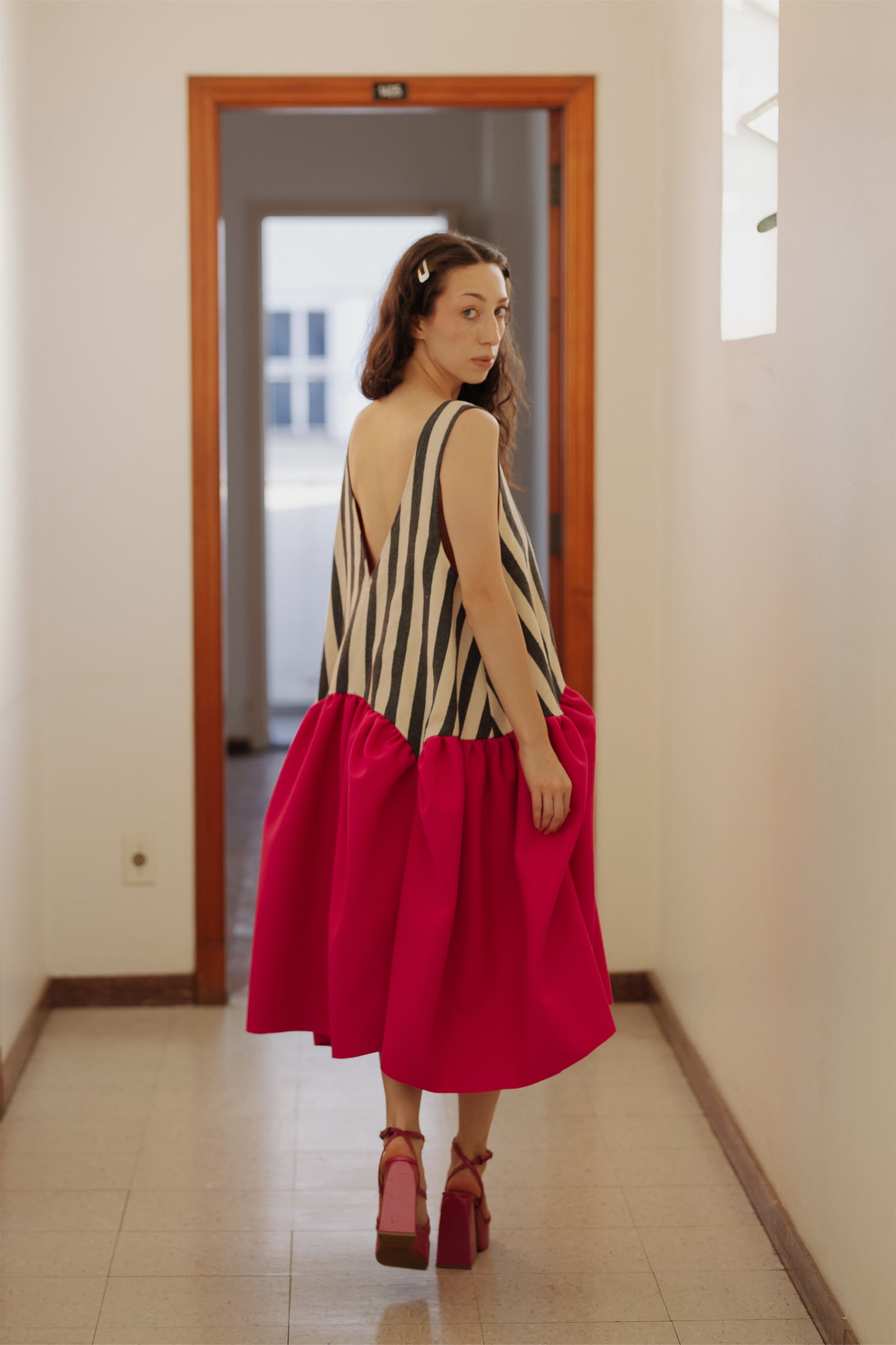 Vestido listrado saia rosa