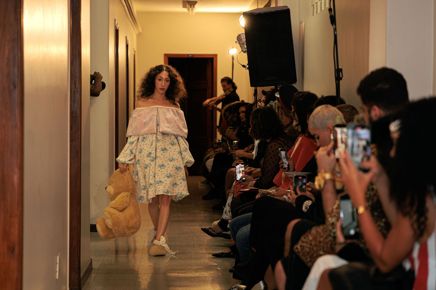Vestido ombro a ombro