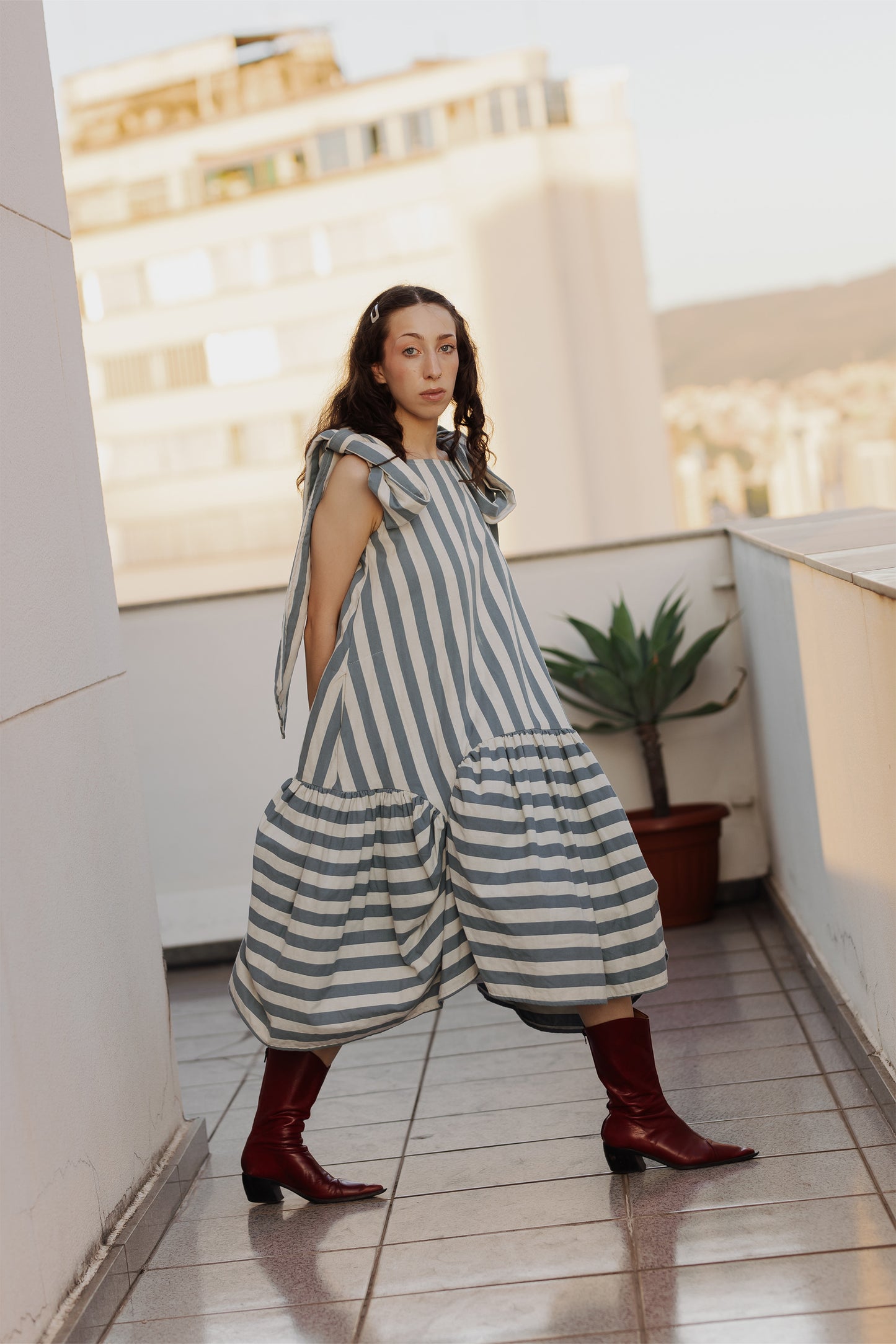 Vestido listrado laço
